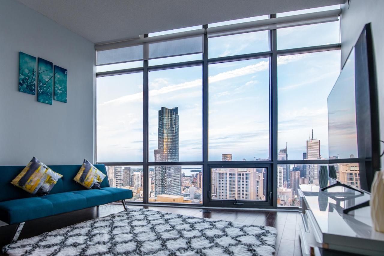 Great View High Rise In Central Торонто Екстериор снимка